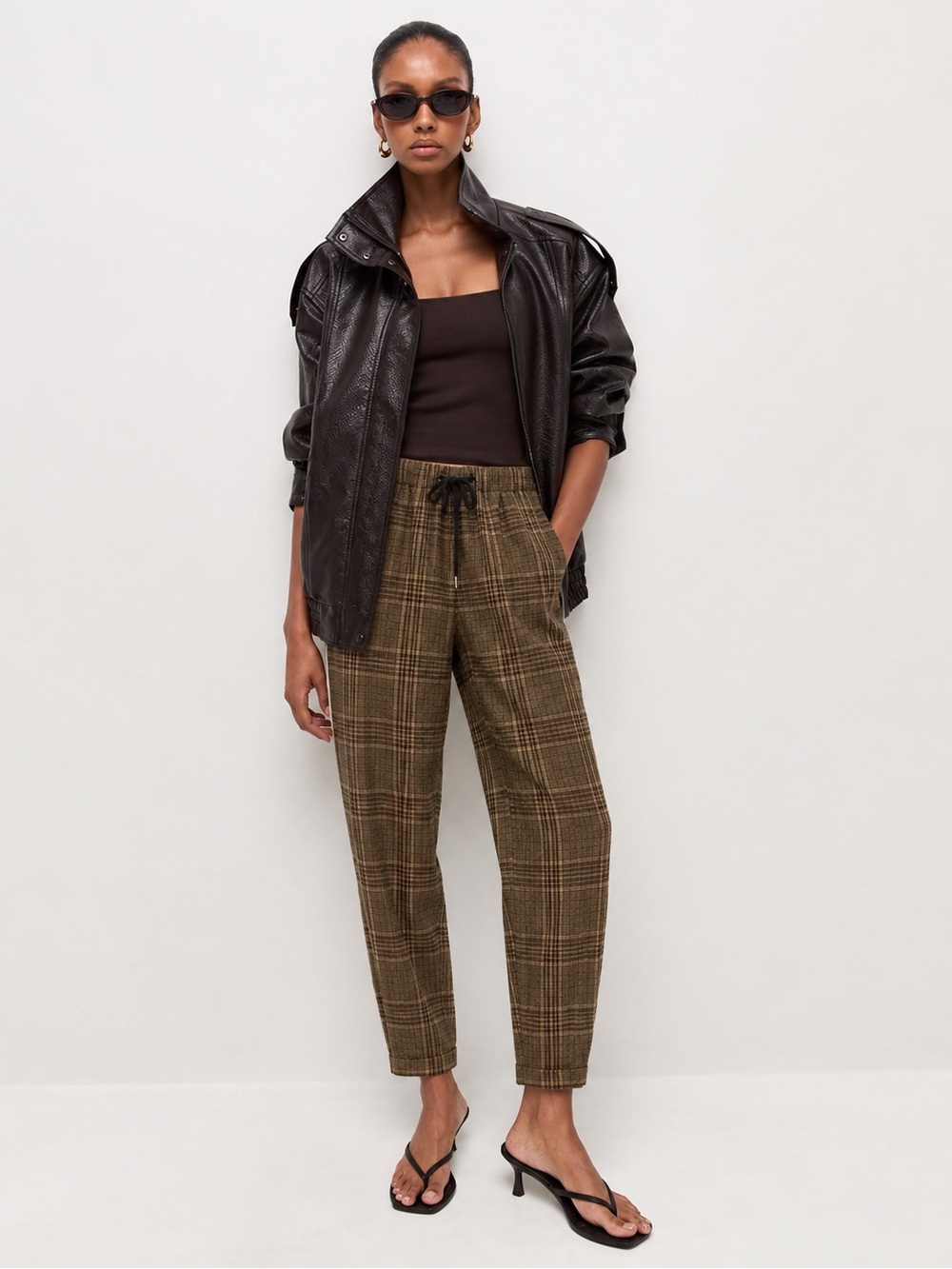 Oak + Fort Plaid Drawstring Women's Trousers in camel & black plaid - m